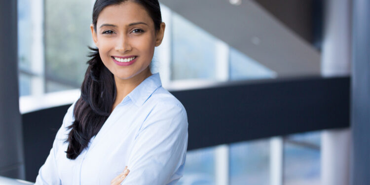 Oily skin of a worker in hot weather Take care of oily skin in 3 steps