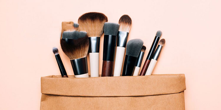 মেকআপ ব্রাশ ব্যবহারের সঠিক নিয়ম