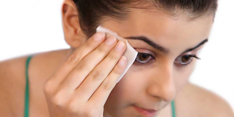 মেকআপ তুলতে প্রাকৃতিক উপাদান